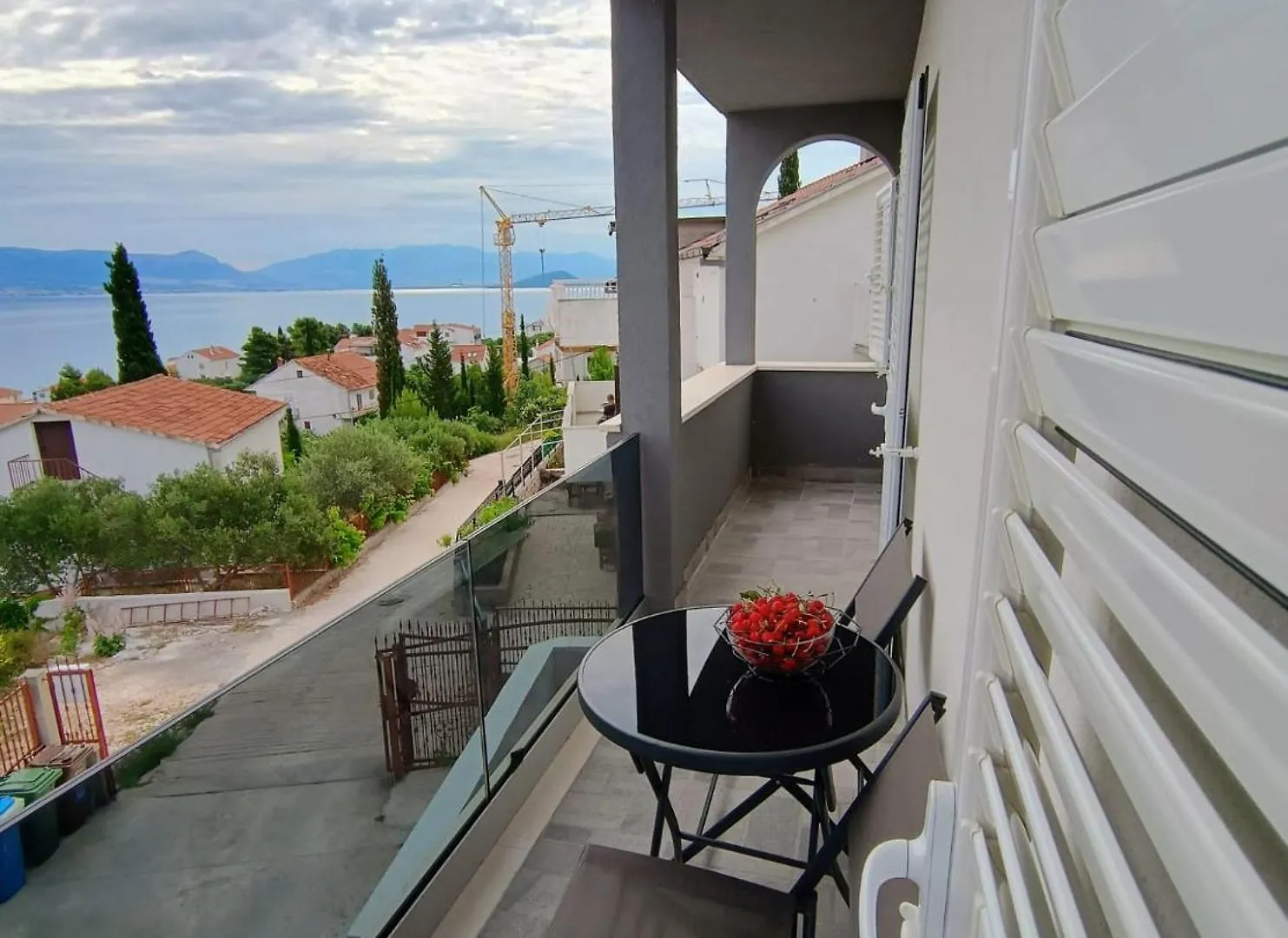 Residence Perleta Luxury Sea View Apartment With Jacuzzi Trogir