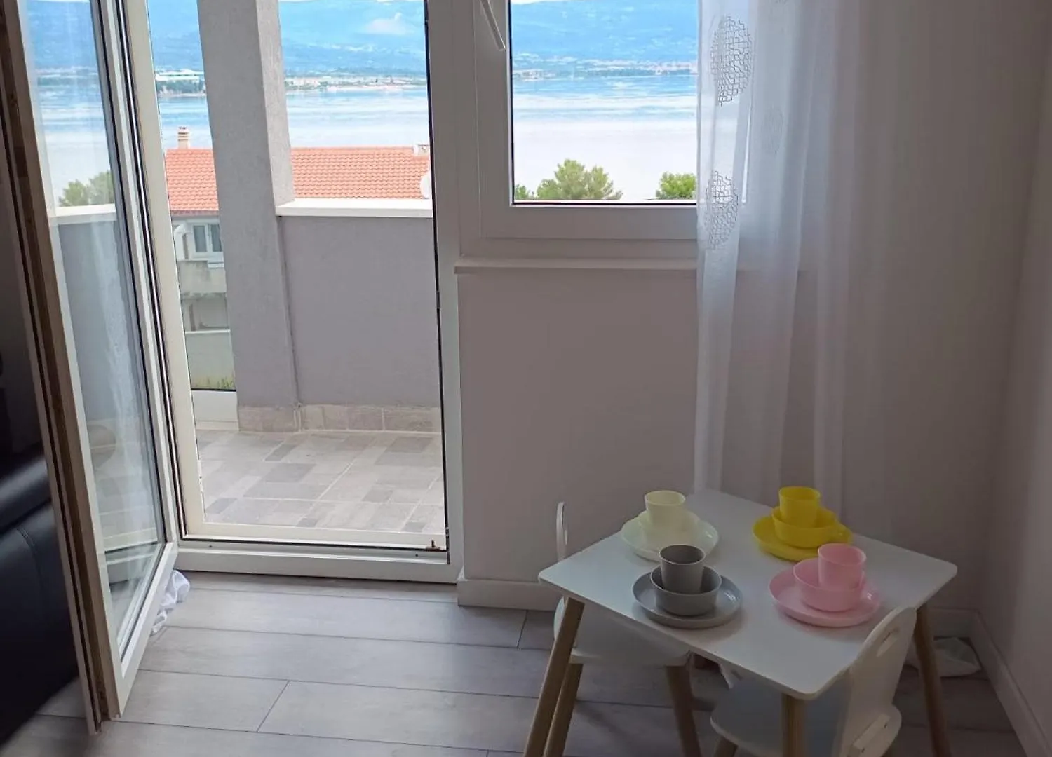 Residence Perleta Luxury Sea View Apartment With Jacuzzi Trogir