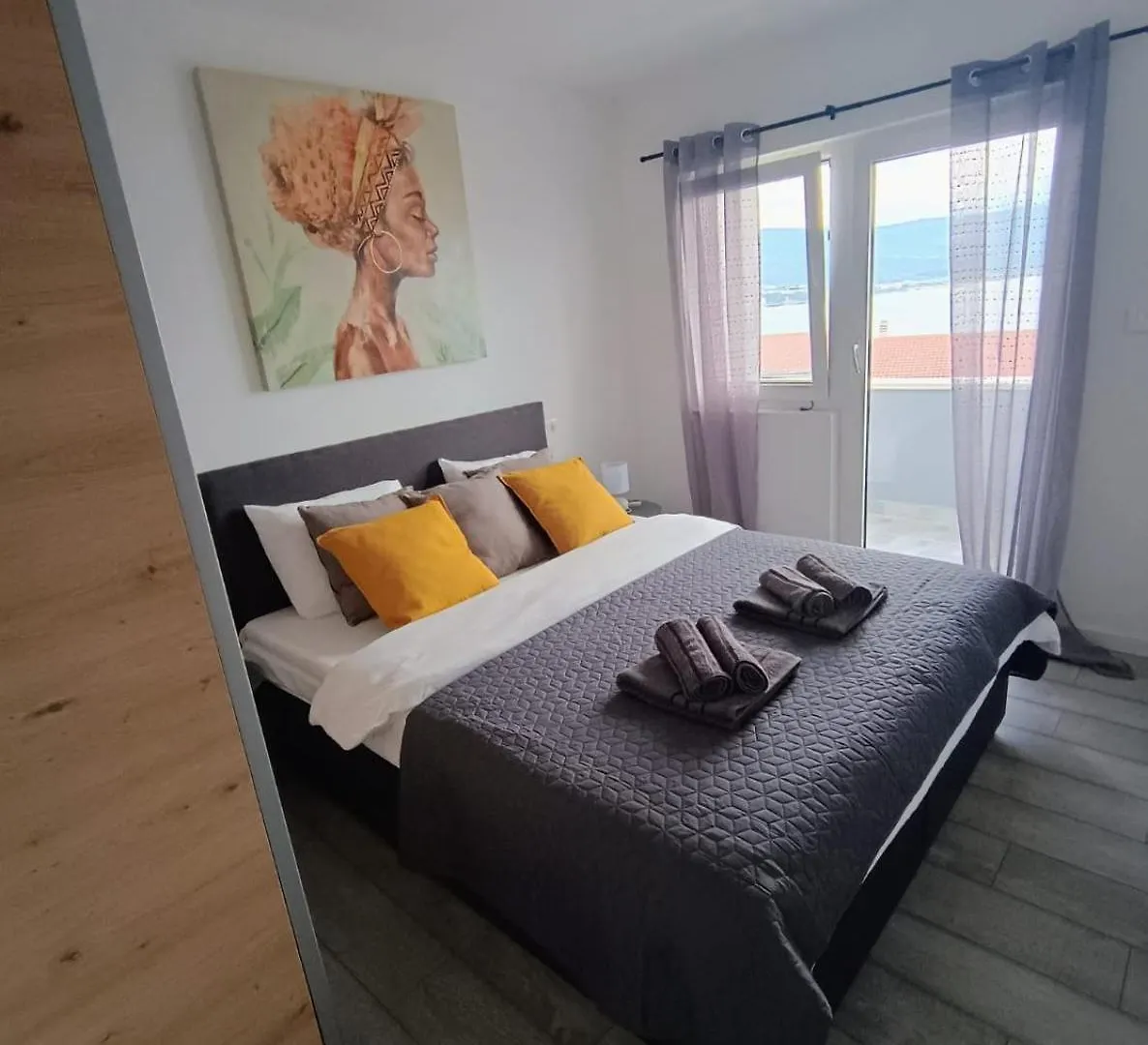 Residence Perleta Luxury Sea View Apartment With Jacuzzi Trogir